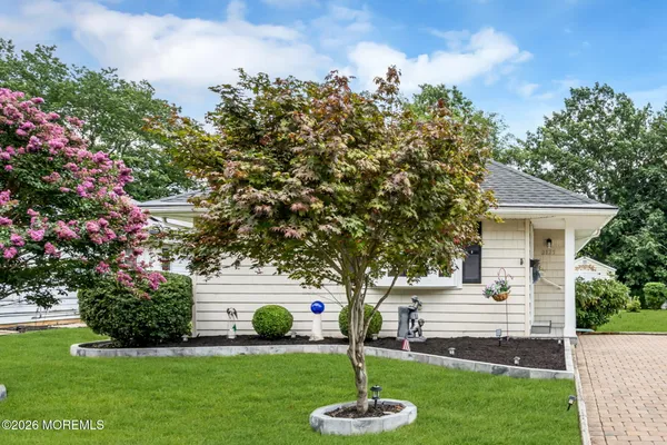 Property Slideshow image 2 of 24 | 2125 mount hope ln, Toms River, NJ, 08753