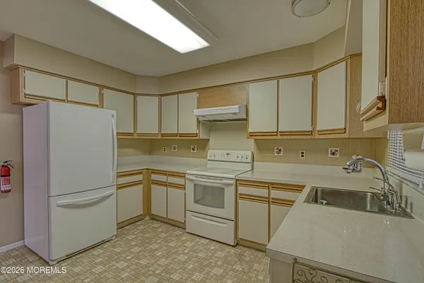 Property Slideshow image 3 of 24 | 14 monmouth ln b, Whiting, NJ, 08759