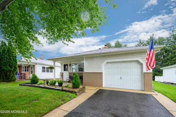 Property Slideshow image 2 of 33 | 9 pavilion st, Toms River, NJ, 08757