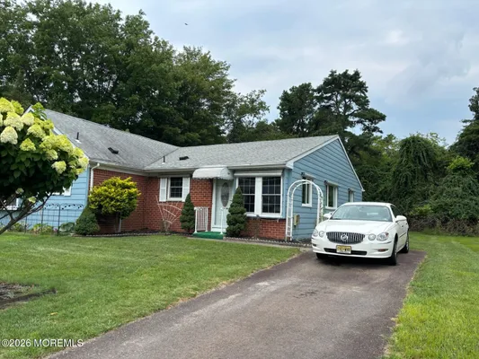 Property Slideshow image 2 of 20 | 136 hudson pkwy b, Whiting, NJ, 08759