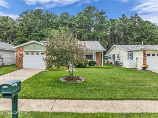 Property Slideshow image 3 of 26 | 51 regent cir, Brick, NJ, 08723