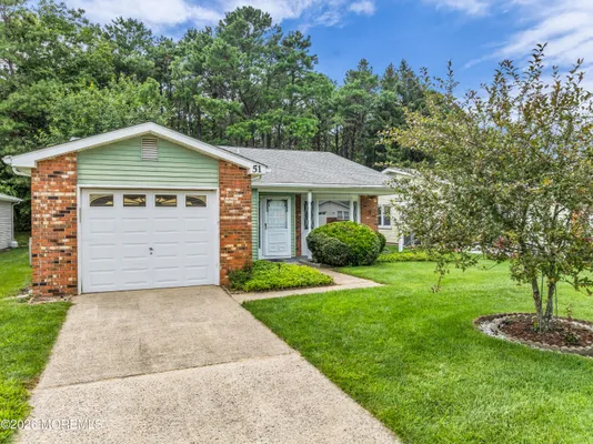 Property Slideshow image 2 of 26 | 51 regent cir, Brick, NJ, 08723