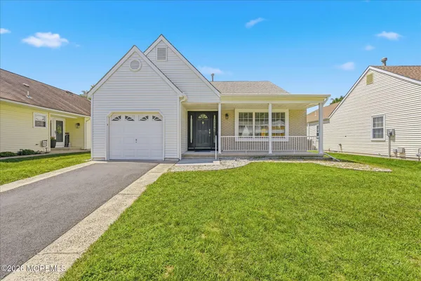 Property Slideshow image 2 of 45 | 96 narberth way, Toms River, NJ, 08757