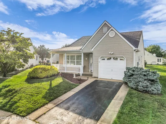 Property Slideshow image 3 of 30 | 7 tarworth ct, Toms River, NJ, 08757