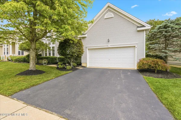 Property Slideshow image 2 of 49 | 8 meadowbrook aly, Barnegat, NJ, 08005