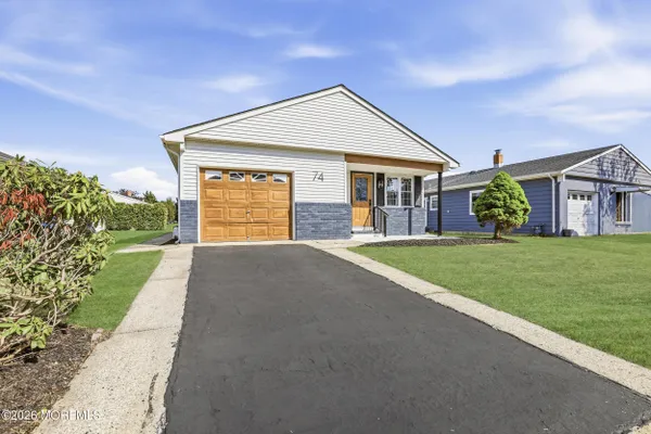 Property Slideshow image 3 of 26 | 74 innsbruck dr, Toms River, NJ, 08757