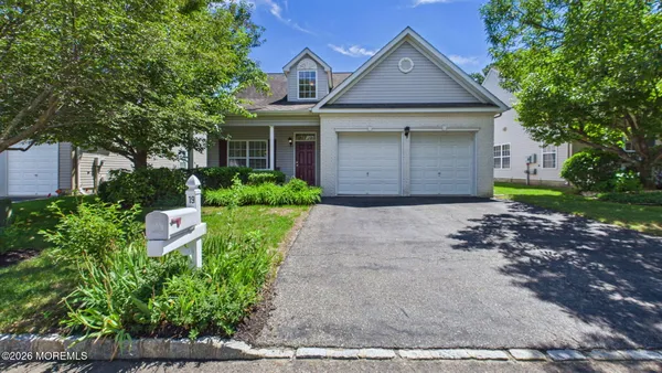 Property Slideshow image 2 of 36 | 19 appleby dr, Helmetta, NJ, 08828