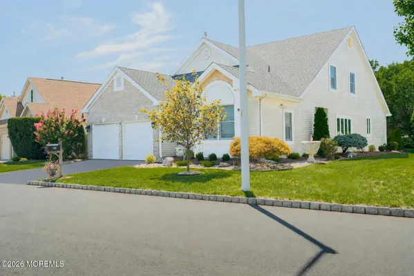 Property Slideshow image 3 of 41 | 28 brighton ct, Monroe, NJ, 08831