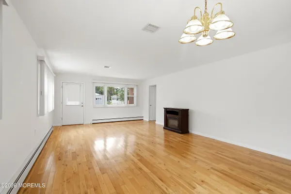 Property Slideshow image 2 of 27 | 164 bonaire dr, Toms River, NJ, 08757