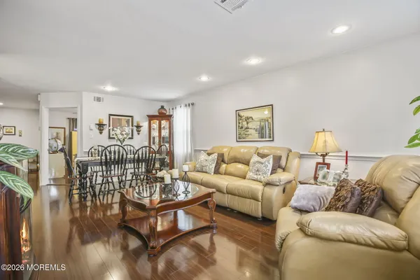 Property Slideshow image 3 of 29 | 29 plaza de las flores f, Freehold, NJ, 07728