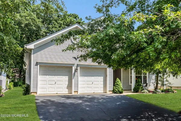 Property Slideshow image 2 of 31 | 3 summerwinds dr, Lakewood, NJ, 08701