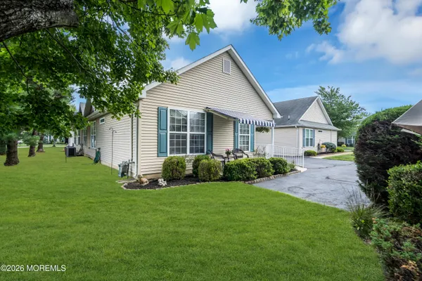 Property Slideshow image 3 of 23 | 8 fennel ct, Whiting, NJ, 08759