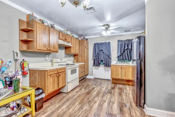 Property Slideshow image 3 of 11 | 37d cambridge ct 100, Lakewood, NJ, 08701