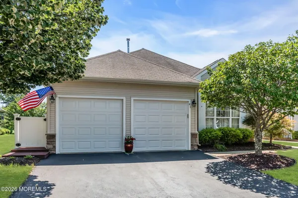 Property Slideshow image 2 of 85 | 41 rochford dr, Manchester, NJ, 08759