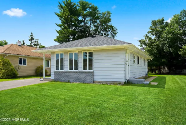 Property Slideshow image 2 of 43 | 613 jamaica blvd, Toms River, NJ, 08757