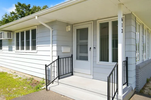 Property Slideshow image 3 of 43 | 613 jamaica blvd, Toms River, NJ, 08757