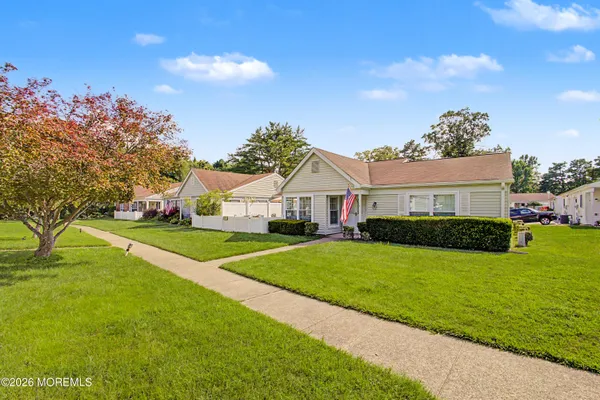 Property Slideshow image 2 of 19 | 481 winfield ct c, Manchester, NJ, 08759
