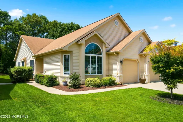 Property Slideshow image 3 of 49 | 2274 agincourt rd, Toms River, NJ, 08755