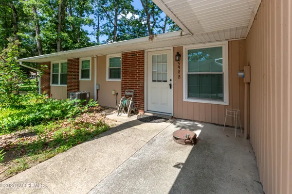 Property Slideshow image 2 of 23 | 598b lake point dr, Lakewood, NJ, 08701