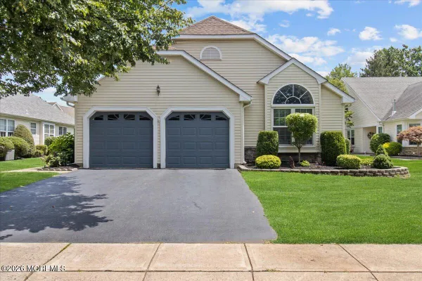 Property Slideshow image 3 of 60 | 2567 haverhill ct, Toms River, NJ, 08755