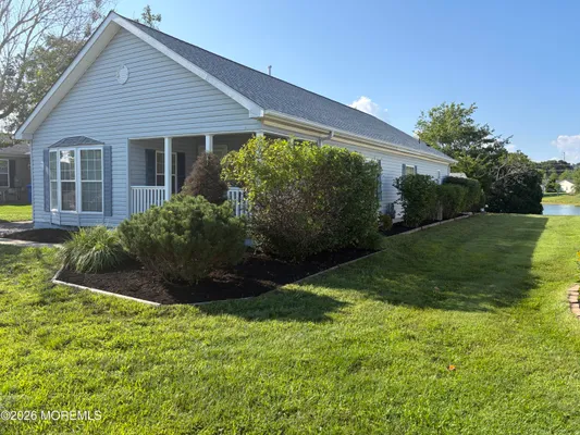 Property Slideshow image 3 of 32 | 66 perrys ln, Manahawkin, NJ, 08050
