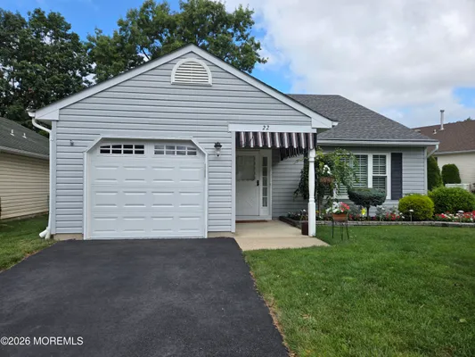 Property Slideshow image 2 of 52 | 22 woodchuck ln 22, Brick, NJ, 08724