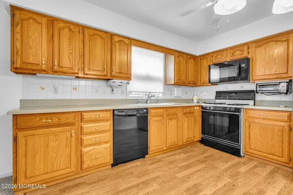 Property Slideshow image 3 of 37 | 1597 sweetbay dr, Toms River, NJ, 08755