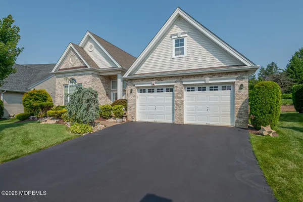Property Slideshow image 3 of 47 | 19 troon ct, Monroe, NJ, 08831