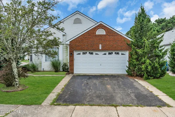 Property Slideshow image 2 of 36 | 91 portsmouth dr, Toms River, NJ, 08757