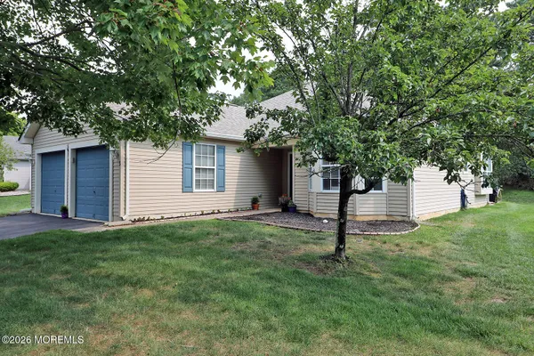 Property Slideshow image 3 of 60 | 9 ridgemont ln, Whiting, NJ, 08759