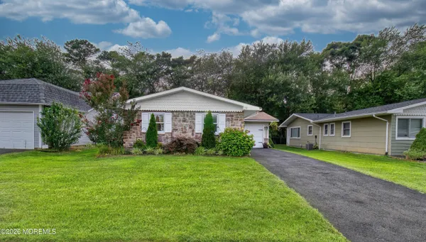 Property Slideshow image 2 of 63 | 29 markham rd, Brick, NJ, 08724