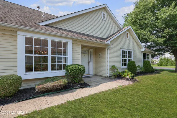 Property Slideshow image 2 of 34 | 2538 ridgemont ct, Toms River, NJ, 08755