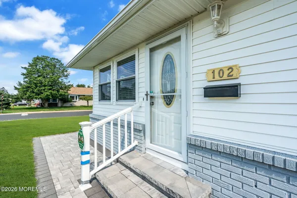 Property Slideshow image 3 of 20 | 102 barbuda st, Toms River, NJ, 08757