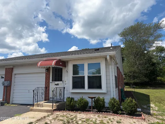 Property Slideshow image 2 of 20 | 3 b ironside dr, Whiting, NJ, 08759