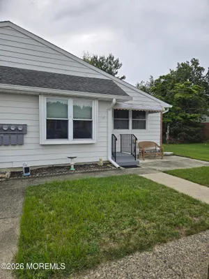 Property Slideshow image 2 of 16 | 4 b ironsides dr, Whiting, NJ, 08759