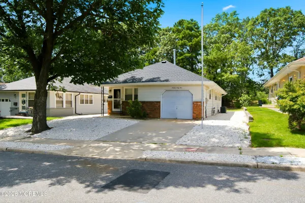 Property Slideshow image 3 of 31 | 1645 mount everest ln, Toms River, NJ, 08753