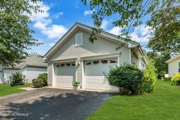 Property Slideshow image 3 of 63 | 16 bellflower dr, Lakewood, NJ, 08701