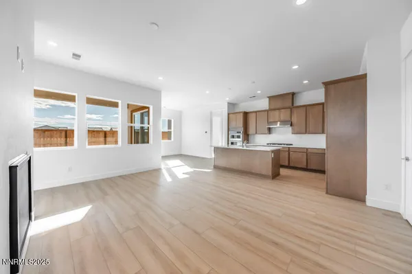 Property Slideshow image 3 of 13 | 2123 eaglehead dr glenridge 102, Sparks, NV, 89436