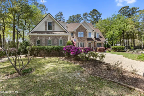 Property Slideshow image 3 of 45 | 8701 lincolnshire ln, Wilmington, NC, 28411