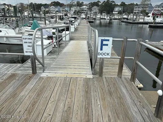 Property Slideshow image 2 of 9 | 2571 st james dr # f6, Southport, NC, 28461