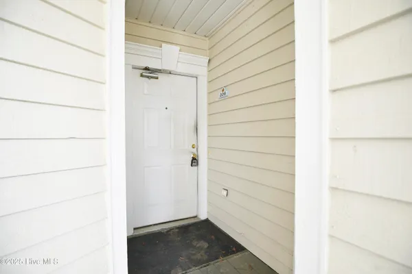 Property Slideshow image 2 of 29 | 330 s middleton dr 306, Calabash, NC, 28467
