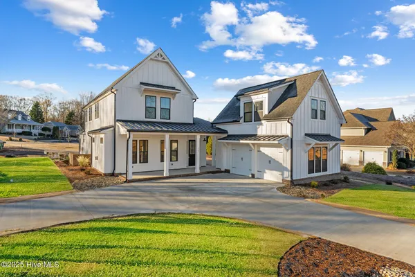 Property Slideshow image 2 of 36 | 115 s middleton dr, Calabash, NC, 28467