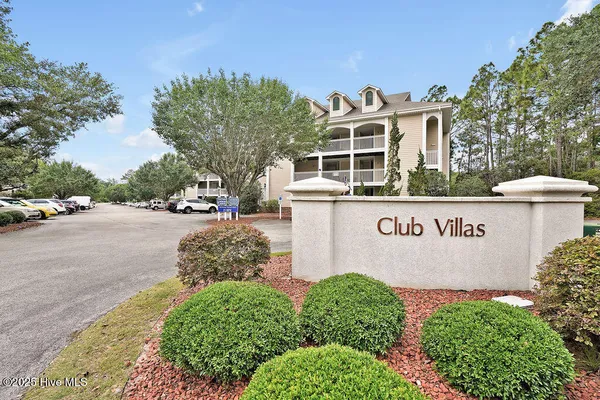 Property Slideshow image 2 of 125 | 3350 club villa dr 105, Southport, NC, 28461