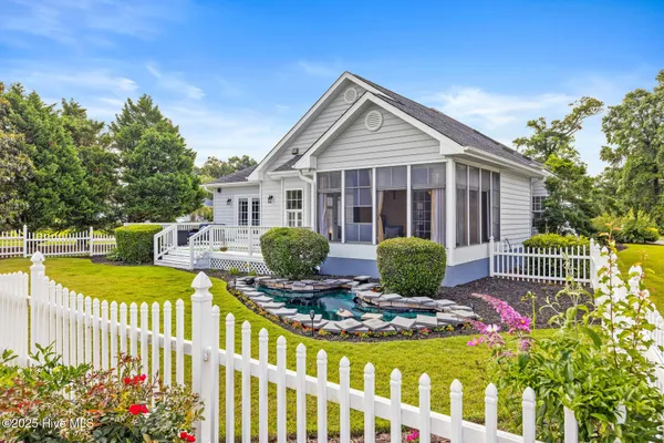 Property Slideshow image 3 of 72 | 1096 rutledge ct, Calabash, NC, 28467