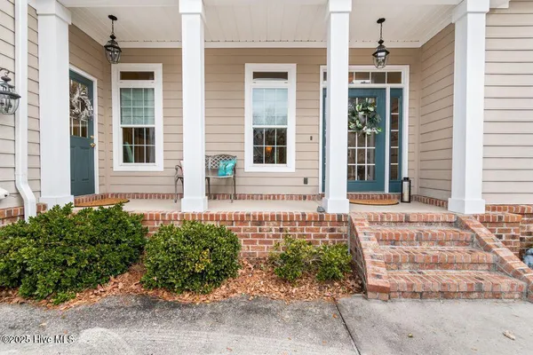 Property Slideshow image 3 of 101 | 2784 oakbluff cir, Southport, NC, 28461