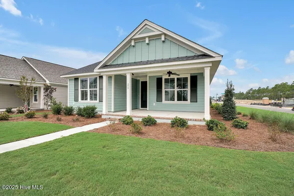 Property Slideshow image 2 of 26 | 250 longhill dr, Wilmington, NC, 28412