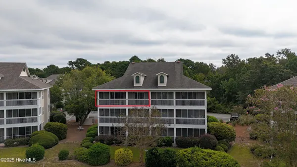 Property Slideshow image 2 of 32 | 3350 club villa dr 806, Southport, NC, 28461
