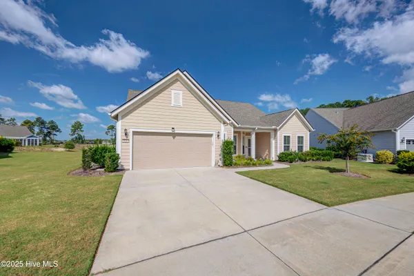 Property Slideshow image 2 of 69 | 821 broomsedge ter, Wilmington, NC, 28412