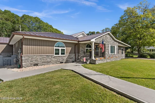 Property Slideshow image 3 of 59 | 280 hickman rd, Calabash, NC, 28467