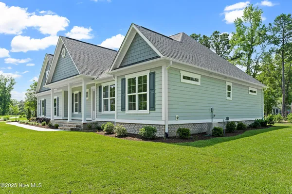 Property Slideshow image 3 of 57 | 9173 fallen pear ln ne, Leland, NC, 28451